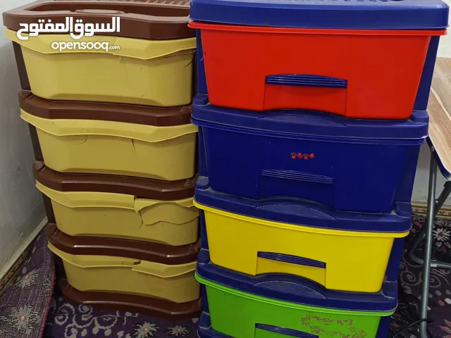 جرارات بلاستيك عدد 2.. متينة و مناسبة للخزن