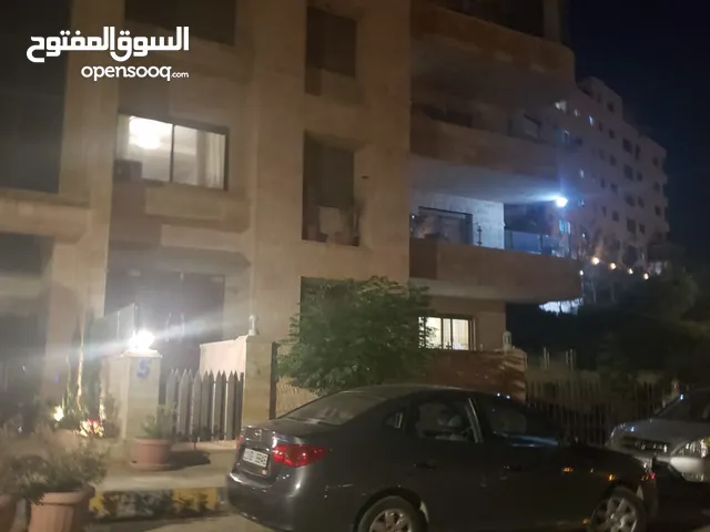 شقة ارضية فارغة للبيع او الايجار مدخل مستقل 4 نوم جميعم ماستر صالون و سفر و معيشة ترس امامي و خلفي