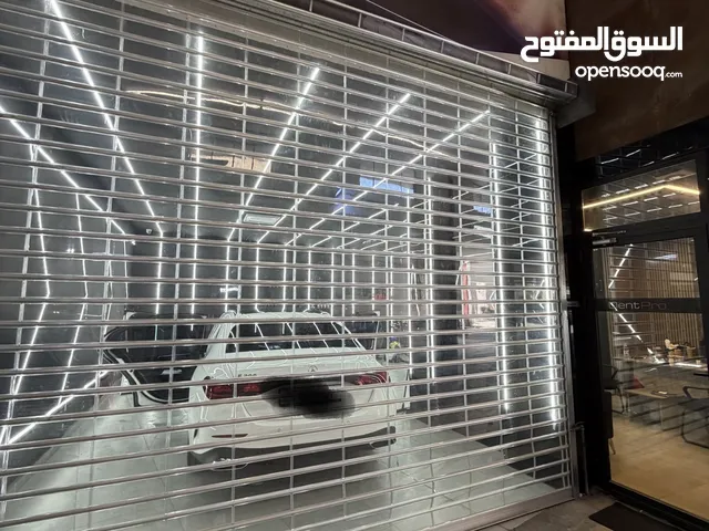 مركز بكامل معداته فخم جدا للبيع فقط المركز بدون المحل