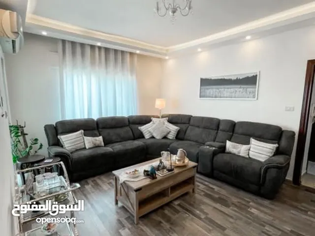 شقة مفروشة مميزة للبيع طابق اول بحالة جديدة 178م2 قريبة من نادي مرج الحمام الرياضي