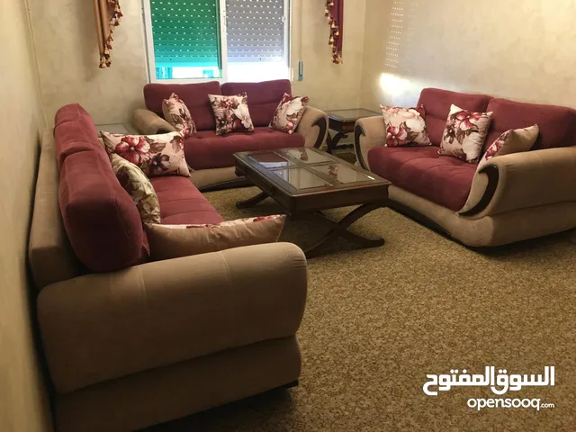 طقم غرفة معيشة للبيع بحالة جيدة
