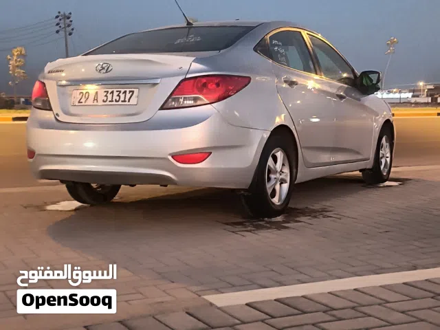 2015 هيونداي اكسنت Standard