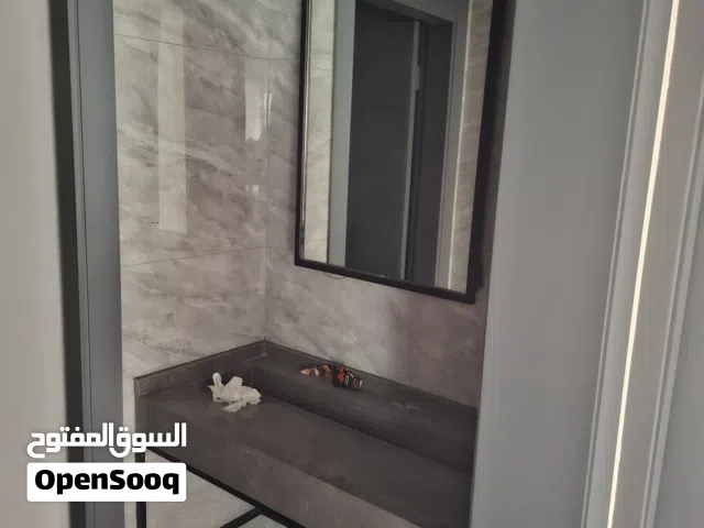 مطبخ صغير ووجهات سكوريت كريستال ومغاسل جرنيت