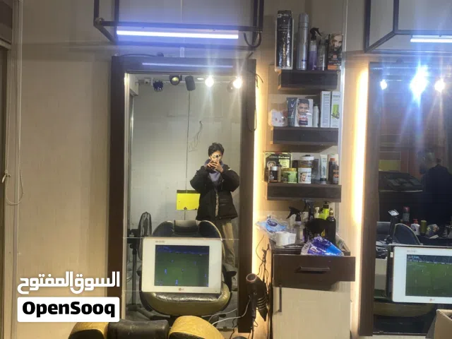 ديكور حلاقه كامل مرايات وشاشات وخشب وسعر جدا مناسب واخو النضيف