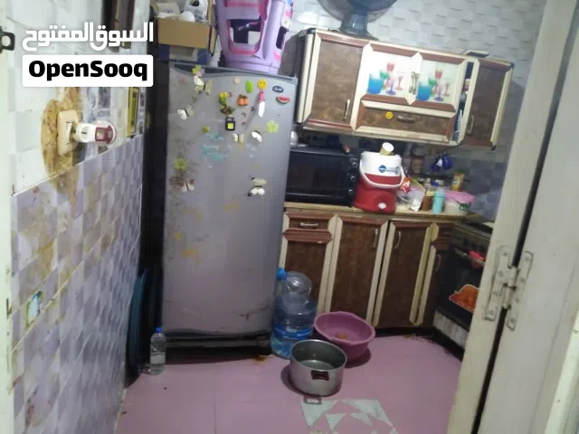 مطبخ قطعتين بالرخامه حالن جيده