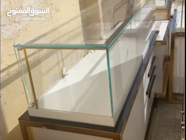 لدي كشك جديد كامل لاكسسورات او الساعات او للنظارات اللي يرغب في شراءه يتواصل وتس ارسل له صور وفديو