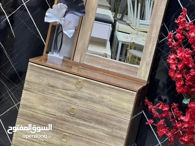 ميز خشب حديث