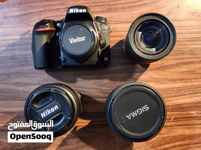 Nikon D750 full frame بالاضافة لأربع عدسات بسعر حرق