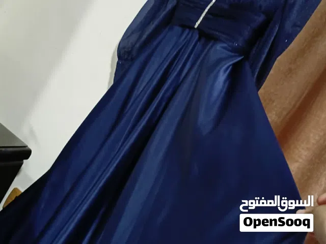 فستان بناتي لو كحلي ملبوس مرتين للبيع