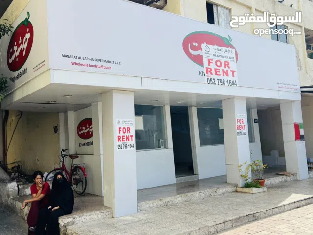 محل تجارى على البحر مباشرة  مساحه كبيره 9000 قدم - بمنطقة  سوق و مزدحمه