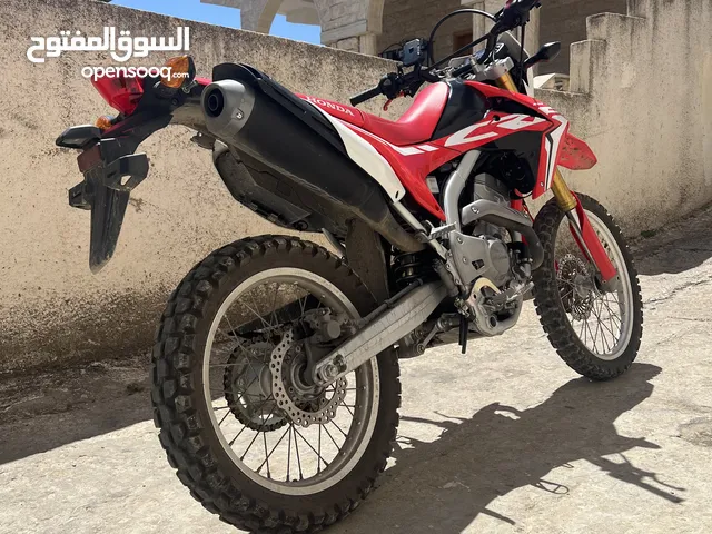 هوندا CRF 250L موديل 2017 - ماشية 840 كم فقط - حالة ممتازة!”