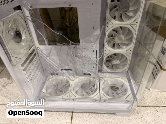 Clean white barely used pc case ( 7 fans included)