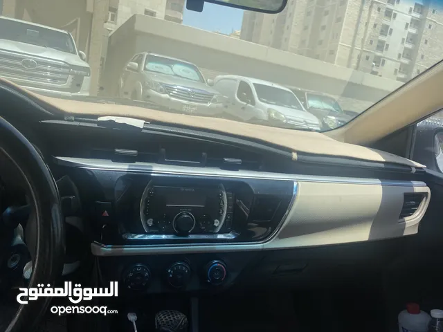 سيارة تويوتا كورلا 1500 سي سي 2015 حاله جيده جدا