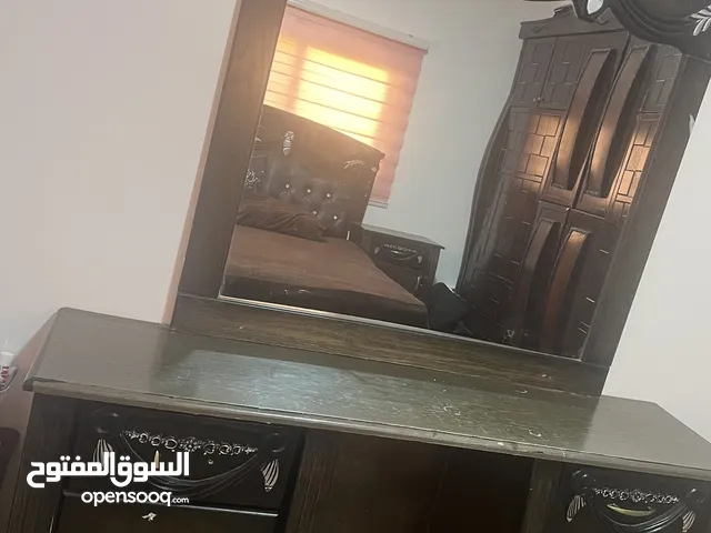 غرفة نوم مستعمل بدون خزانة للبيع