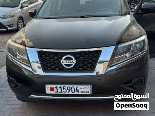 2015 Nissan Pathfinder Standard