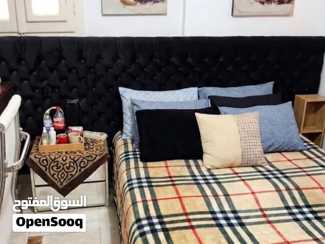 سرير ودولاب مودرن حجم كبير بحاله ممتازه
