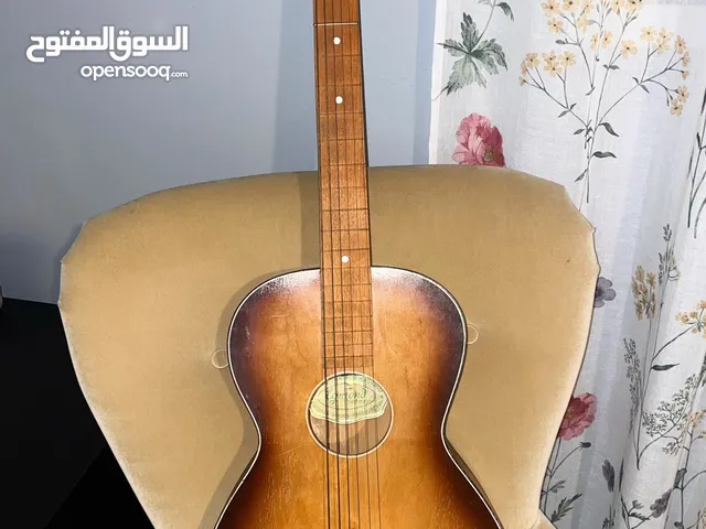 جيتار قديم (جورج هاريسون - فرقة البيتلز) 1956. لطفا إقرأ الوصف.
