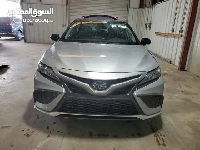 للبيع بالحادث كامري XSE 2021 بدون ارباجات