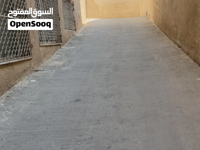 مستودع كبير