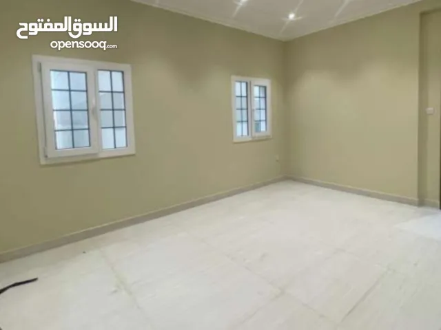 300 m2 More than 6 bedrooms Villa for Sale in Al Daayen Umm Qarn