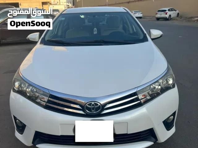 تويوتا كورولا 2015 بحالة ممتازة