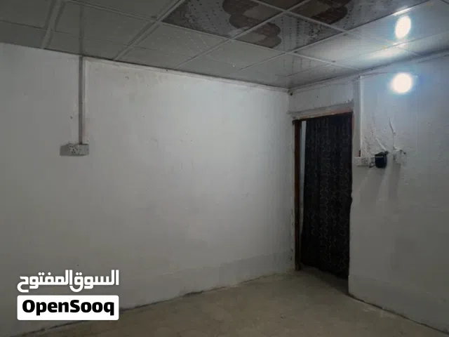 مطبخ وغرفتين وصحيات