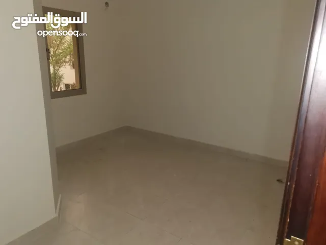 150 m2 4 Bedrooms Apartments for Rent in Central Governorate Tubli