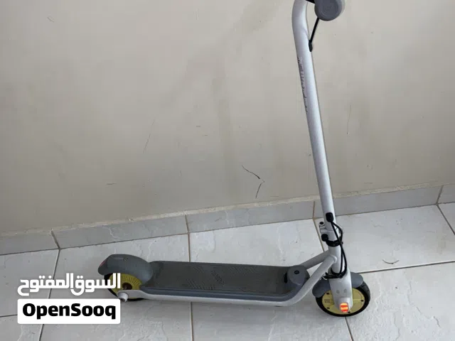 للبيع اسكوتر كهربائي ممتاز كالجديد ماركة ninebot