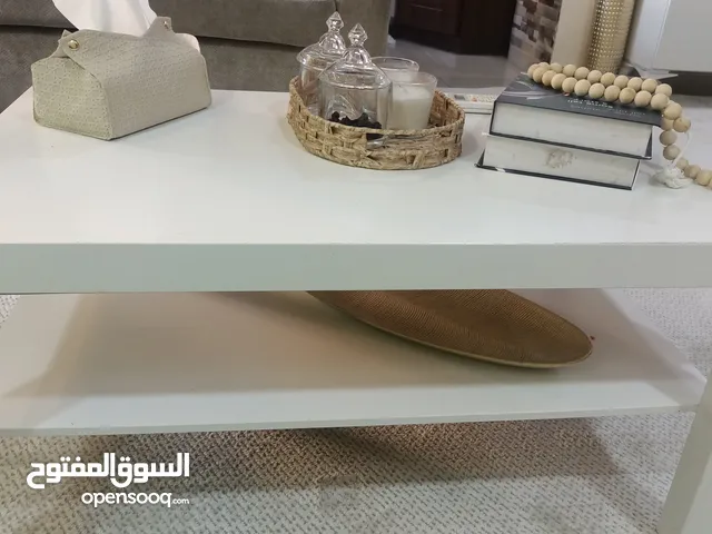 طاولة وسط أيكيا