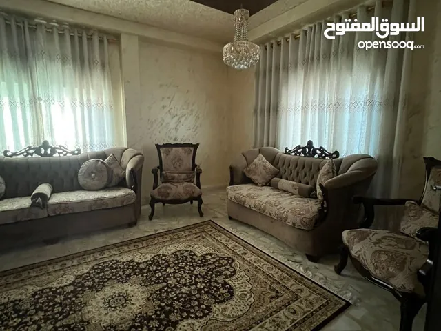 شقة طابقية للبيع