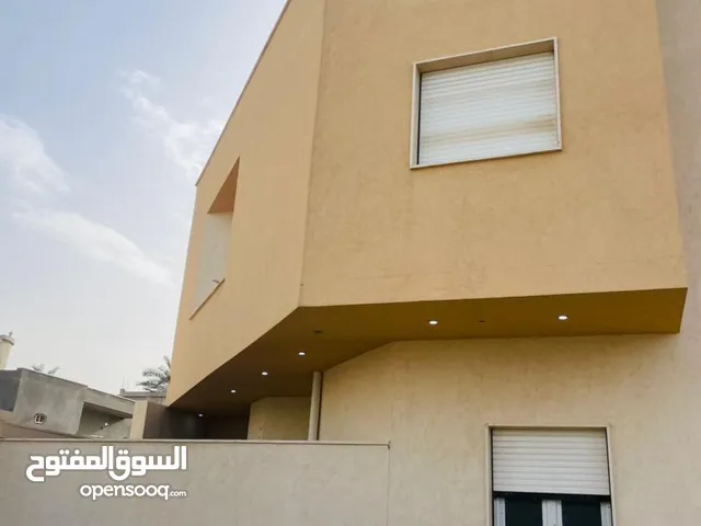 120 m2 More than 6 bedrooms Townhouse for Sale in Tripoli Al-Bivio
