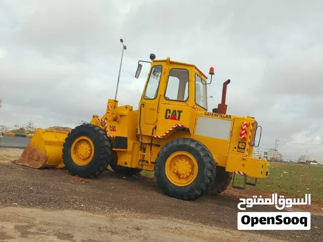 لودر مستعمل من سنة 1980 بحالة جيدة لشراء في السوق المحلي