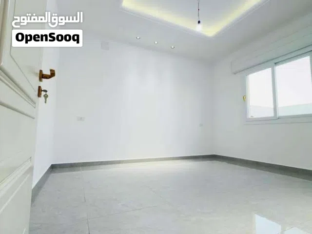 شقة تجاريه بدور تالث ف سنتر شارع النصر تصلح لي الانشطة التجارية