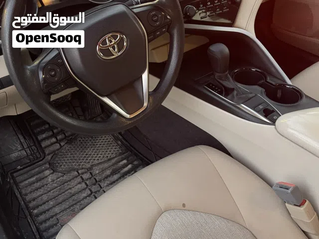 للبيع كامري 2022 خليجية كفاله عامه لون سلفر رقم اربيل الجديد