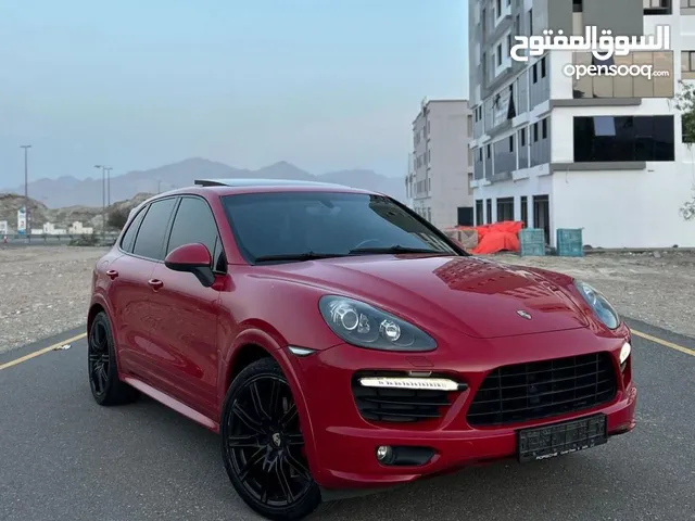 SUV Porsche in Muscat