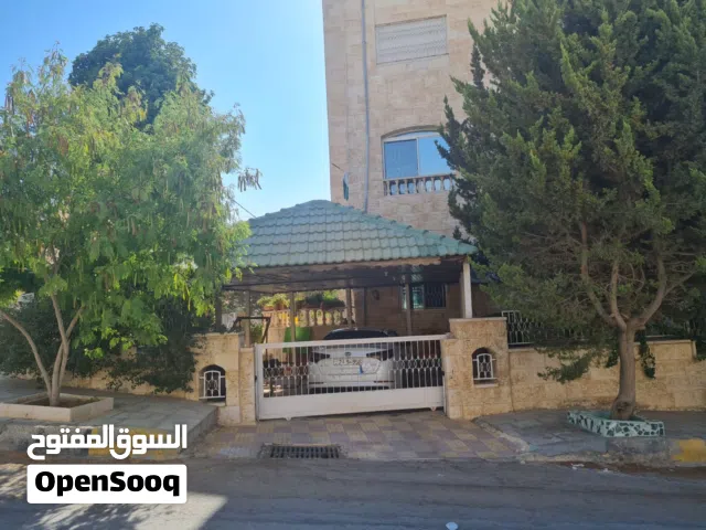 348 m2 5 Bedrooms Apartments for Sale in Zarqa Iskan Al Batrawi