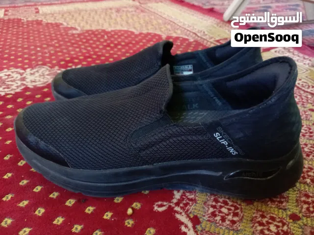 شوز سكتشرز للبيع