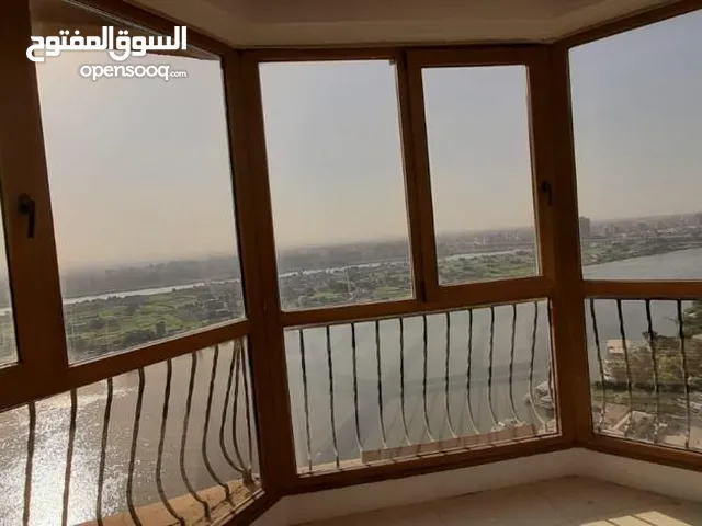 شقة على النيل مباشر Unit for sale on the Nile in Cairo