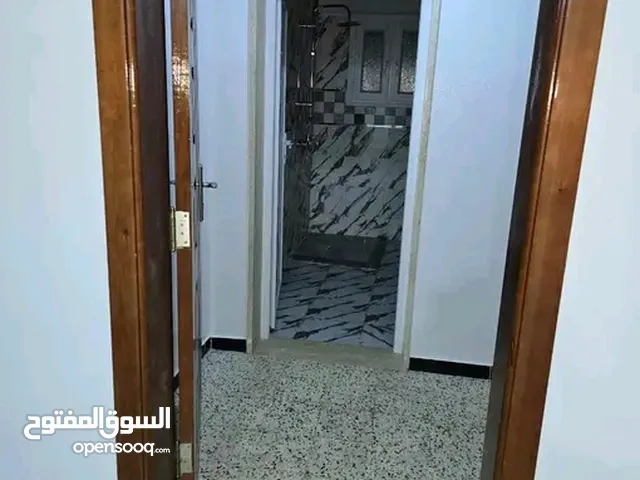 ( مطلوب عائلة أجنبية ) استوديو للايجار في شارع عشرين في الدور الثاني