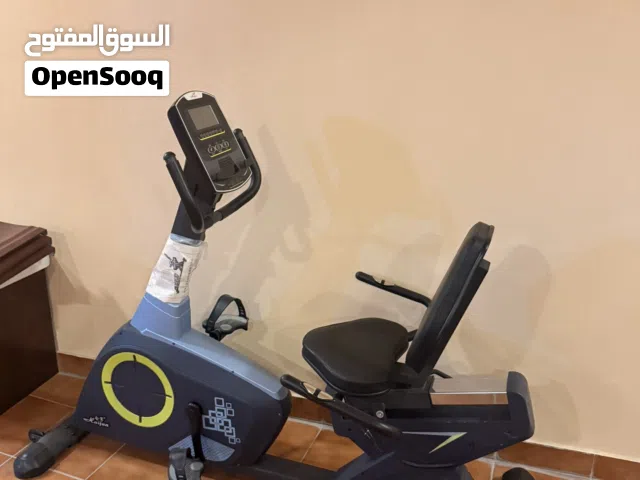 دراجة رياضية (Recumbent Bike) – جديدة بالكامل