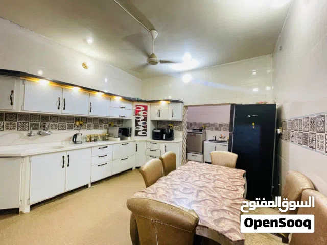 300 m2 More than 6 bedrooms Townhouse for Rent in Basra Al Jameea