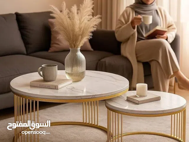 طقم طاولات متداخلة مودرن رخام فخم قاعدة معدنية باللون الذهبي تضيف فخامة للمكان