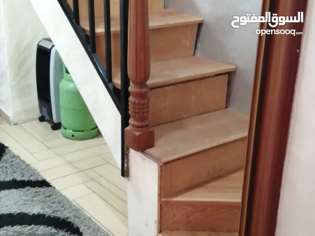 درج حديد داخلي ثقيل شاحطين