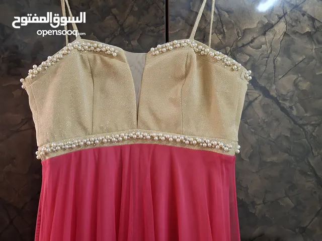 فستان للبيع