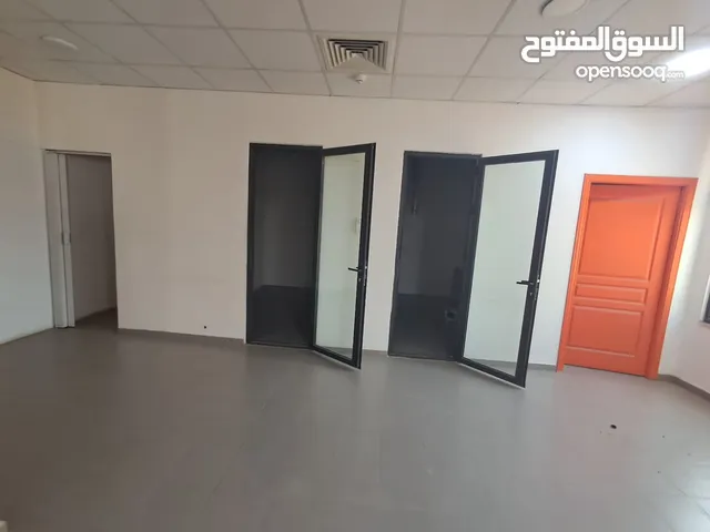 41460\مكتب تجاري مميز للإيجار – موقع راقٍ ومواصفات ممتازة في السابع