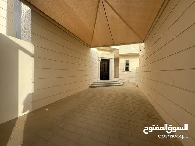 120 m2 3 Bedrooms Villa for Rent in Al Ain Al-Yahar