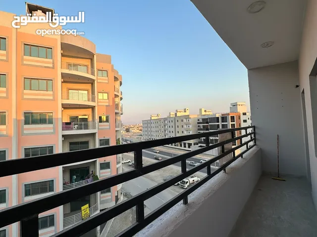 208 m2 5 Bedrooms Apartments for Sale in Northern Governorate Lawzi