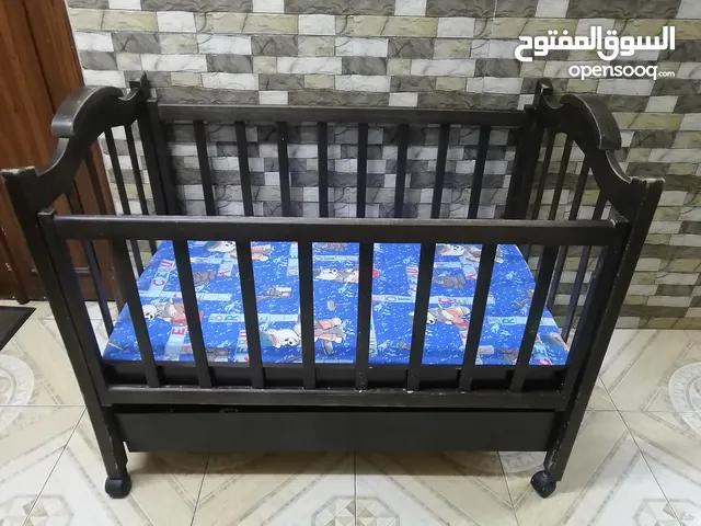 تخت بيبي خشب