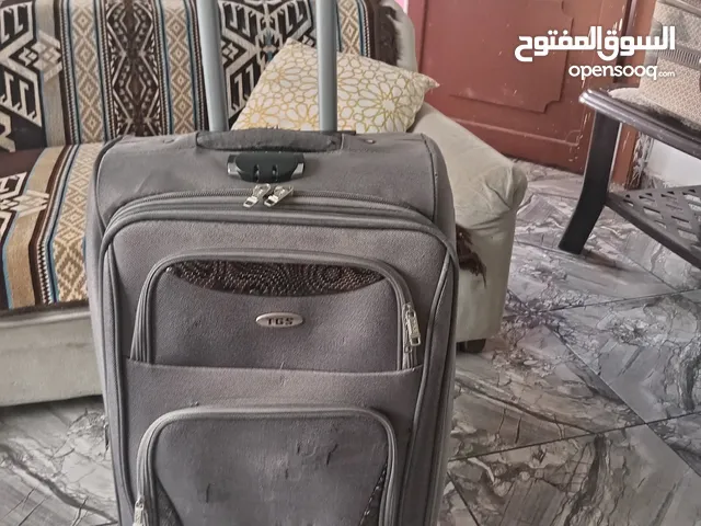 شنط سفر مستعمل نظيف عده أحجام بسعر مناسب لك