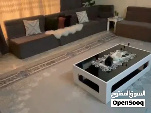 جلسه كويتيه مكونه من 8 قطع 6كبار و2 زاويه الجلسه نضيفه مثل ماموضح بلفيديو السعر 250